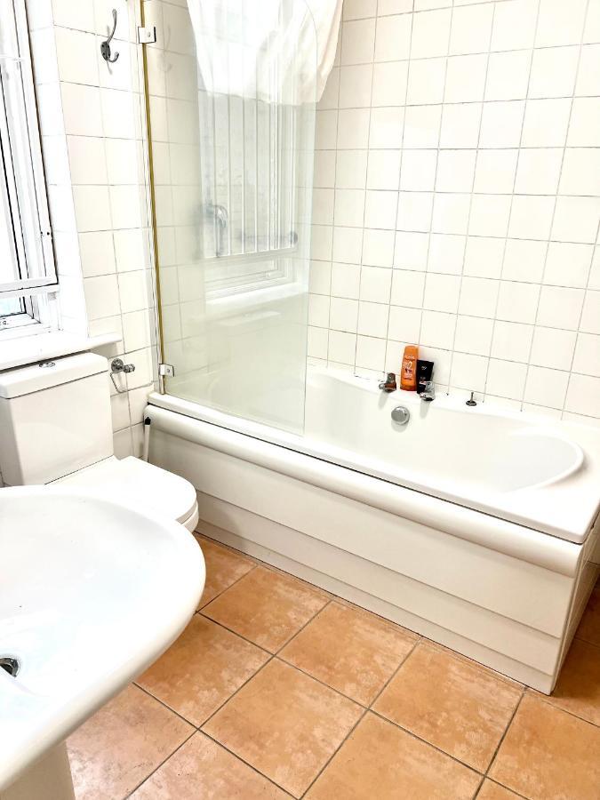 Aldgate Holiday Rooms ลอนดอน ภายนอก รูปภาพ