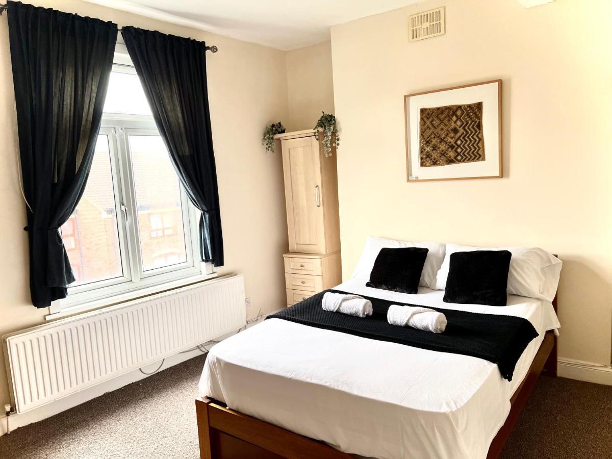 Aldgate Holiday Rooms ลอนดอน ภายนอก รูปภาพ