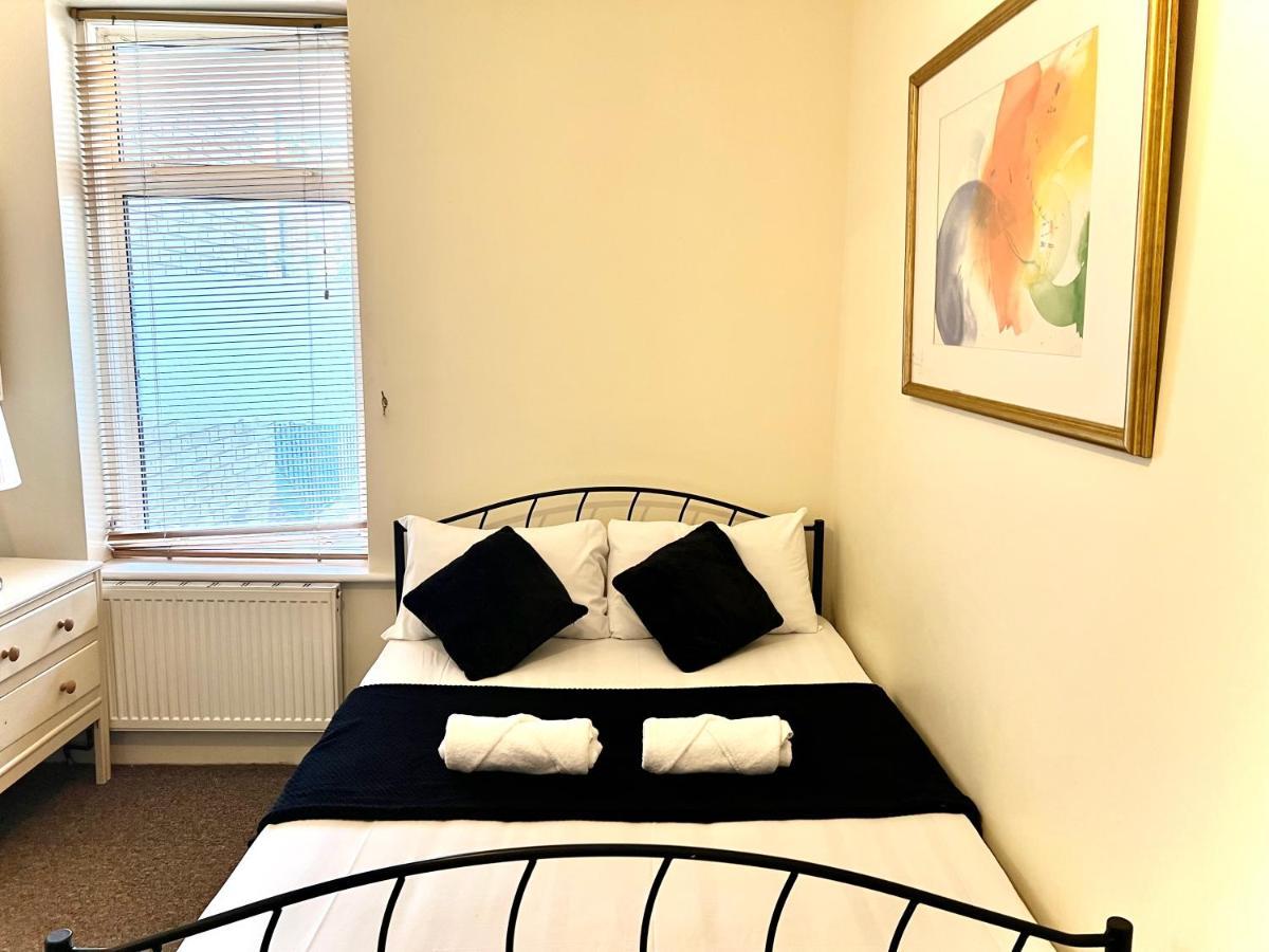 Aldgate Holiday Rooms ลอนดอน ภายนอก รูปภาพ
