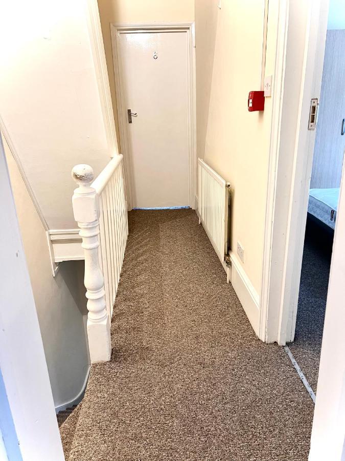 Aldgate Holiday Rooms ลอนดอน ภายนอก รูปภาพ