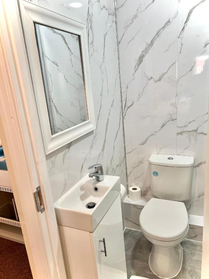 Aldgate Holiday Rooms ลอนดอน ภายนอก รูปภาพ